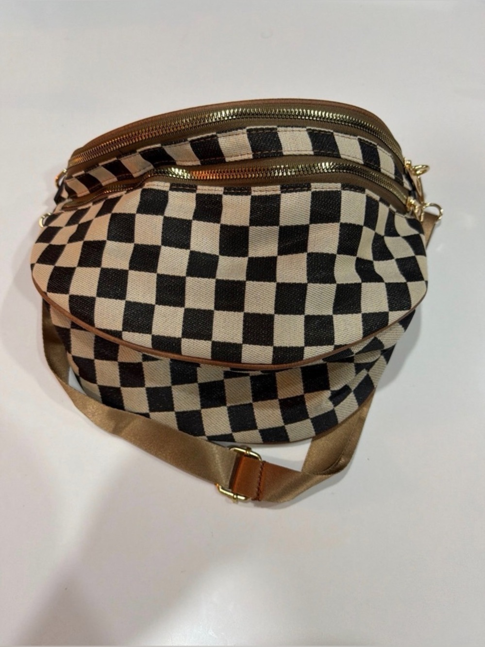 Crossbody or sling bag gold-toned hardware, lightweight for every day use.